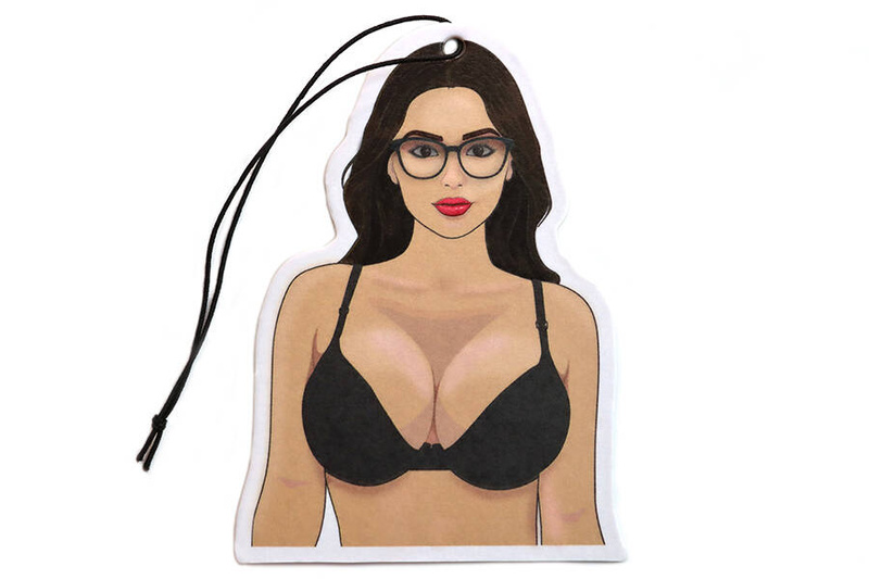 Vonný prívesok do auta Dievča