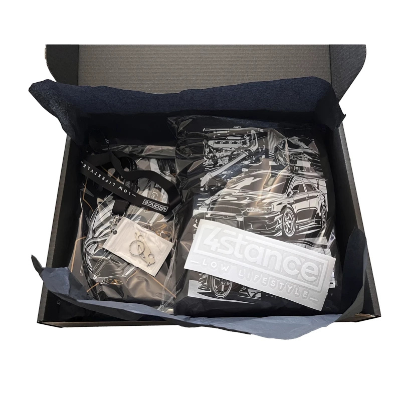 Sweatshirt / T-shirt gift wrapping in black cardboard box